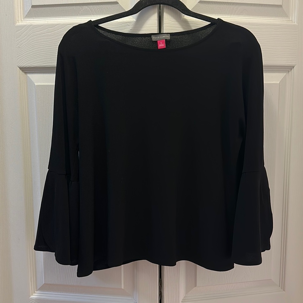 Vince Camuto black top